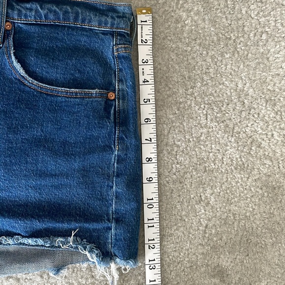 Levi’s dark wash jean shorts - Picture 6 of 8